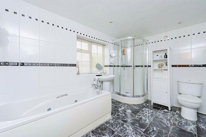 2 Bedroom Detached Bungalow For Sale In Wrexham Road, Pentre Bychan, LL14