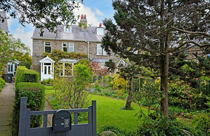 5 Bedroom Semi-Detached House For Sale In Leyfield Road, Dore, S17