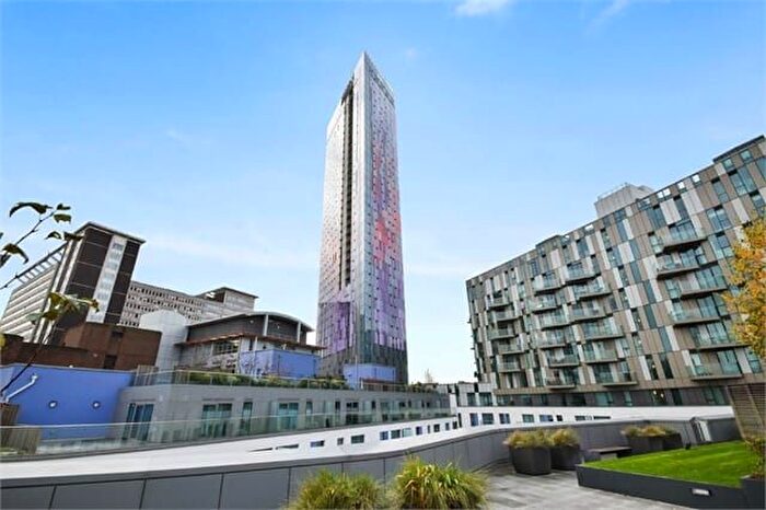 2 Bedroom Flat For Sale In Pinnacle Apartments, Saffron Central Square, Croydon, CR0