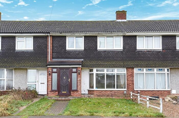 3 Bedroom Terraced House For Sale In Holland Road, Aylesbury, HP19