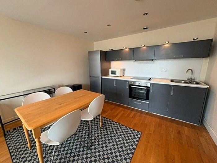 1 Bedroom Flat To Rent In Bute Terrace, Cardiff, CF10