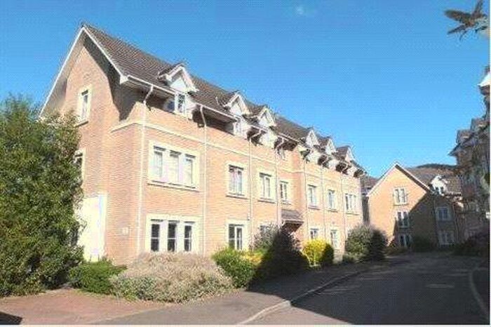 2 Bedroom Apartment To Rent In Walnut Close, Laindon, Basildon, Essex, SS15