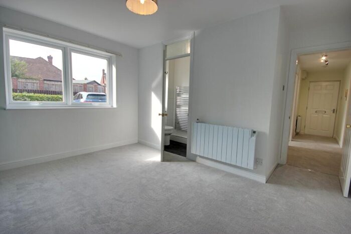 2 Bedroom Apartment To Rent In Old Manor Lawns, Long Lane, Beverley, HU17