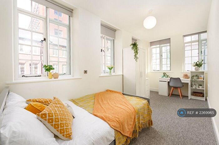 6 Bedroom Flat To Rent In Anglo Works, Sheffield, S1