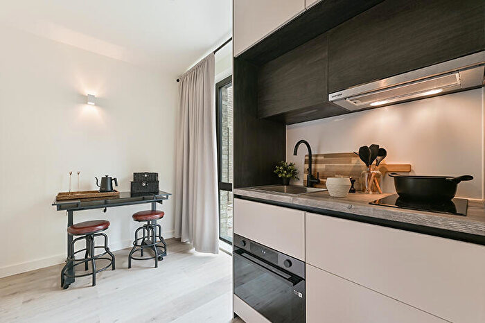 Studio To Rent In Greenhill Way, Harrow, Middlesex, HA1