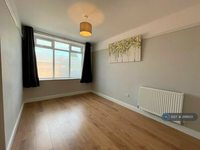 1 Bedroom Flat To Rent In Porthill, Newcastle U Lyme, ST5