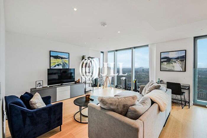 2 Bedroom Flat To Rent In Landmark Pinnacle, Marsh Wall, E14