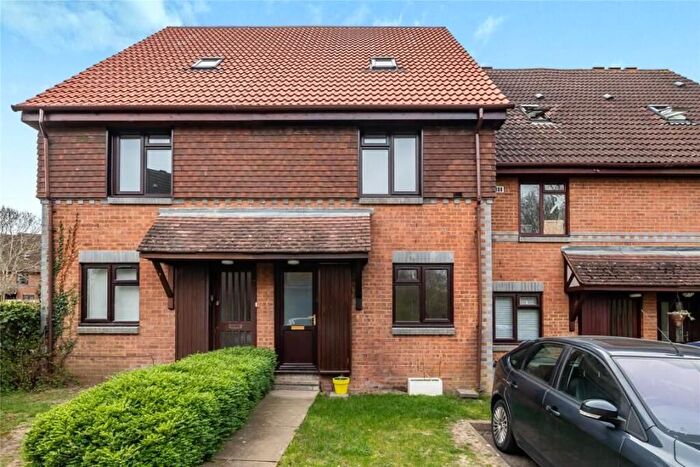 2 Bedroom Maisonette To Rent In Lawrence Close, Burpham, Guildford, GU4