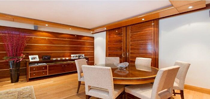 3 Bedroom Flat To Rent In Park Towers, Brick Street, London, W1J