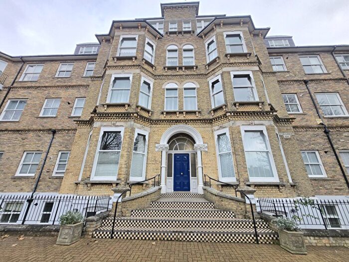 2 Bedroom Property To Rent In Eaton Gardens, BN3