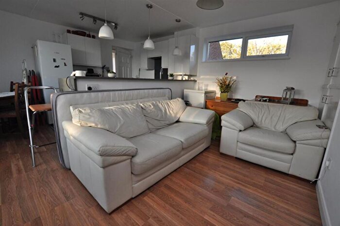 1 Bedroom Flat For Sale In Ribbledale, London Colney, AL2