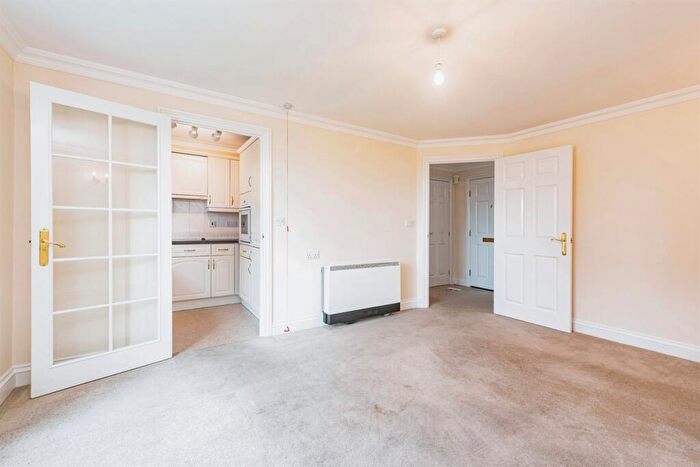 1 Bedroom Retirement Property To Rent In Calcot Priory, Bath Road, Calcot, Reading, RG31