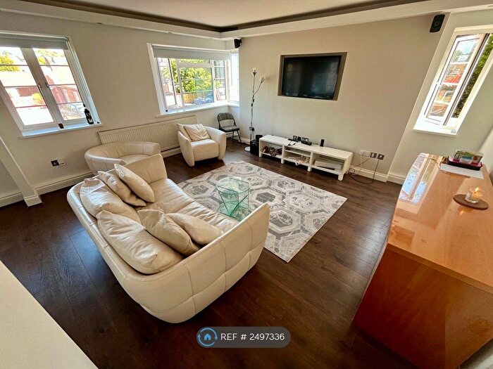 3 Bedroom Flat To Rent In Courtney House, London, NW4