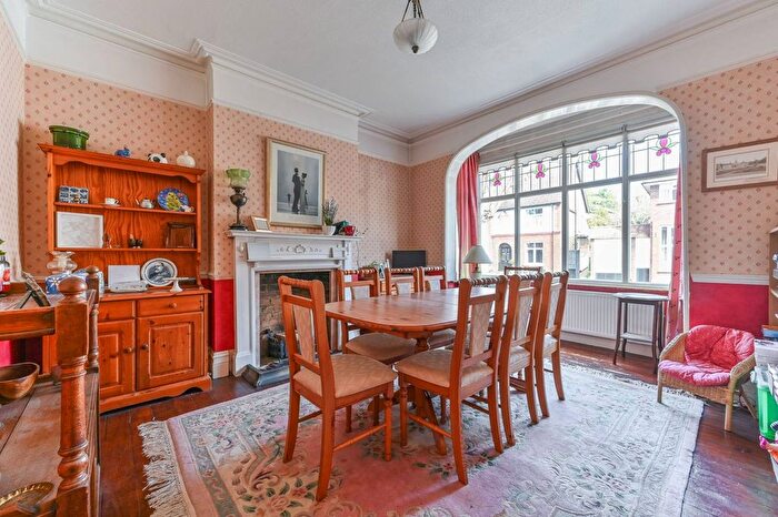 4 Bedroom Semi-detached House For Sale In Mayfield Road, Sanderstead, South Croydon, CR2