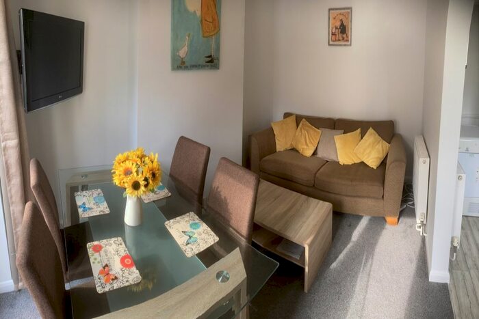 4 Bedroom Terraced House To Rent In West Hill Road, Plymouth PL4