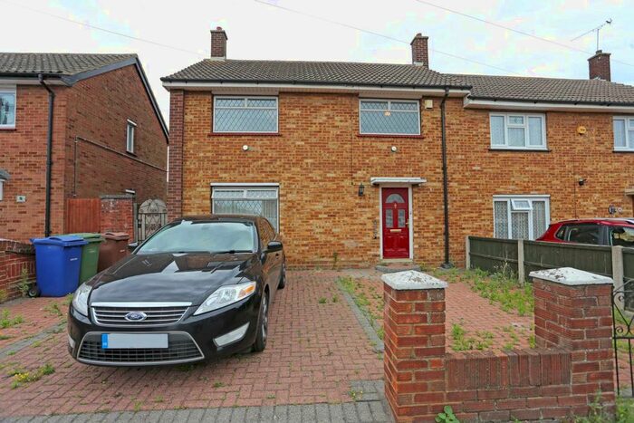 3 Bedroom Semi-Detached House To Rent In St Cecilia Road, Grays, RM16