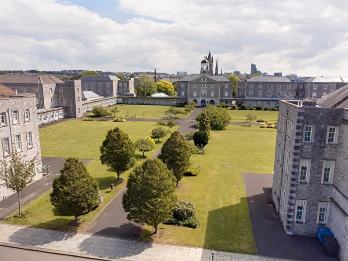 2 Bedroom Apartment For Sale In Craigie Drive, Plymouth, PL1