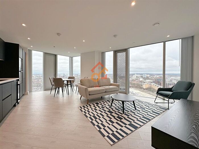 2 Bedroom Flat To Rent In Vista River Tower, Trinity Way, Manchester, M3
