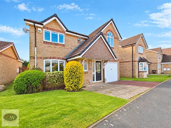 4 Bedroom Detached House For Sale In Oakleigh View, Baildon, BD17