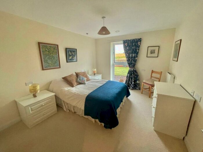 2 Bedroom Retirement Property For Sale In Springfield Close, Stratford-upon-Avon, CV37