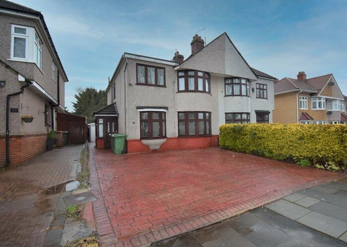 5 Bedroom Semi-Detached House To Rent In Marlborough Park Avenue, Sidcup DA15