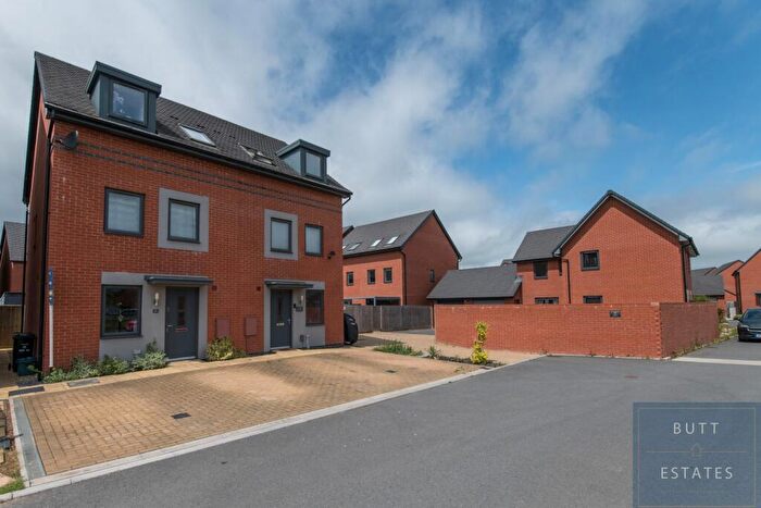 3 Bedroom Semi Detached House For Sale In Elmores Well Avenue, Exeter, EX1