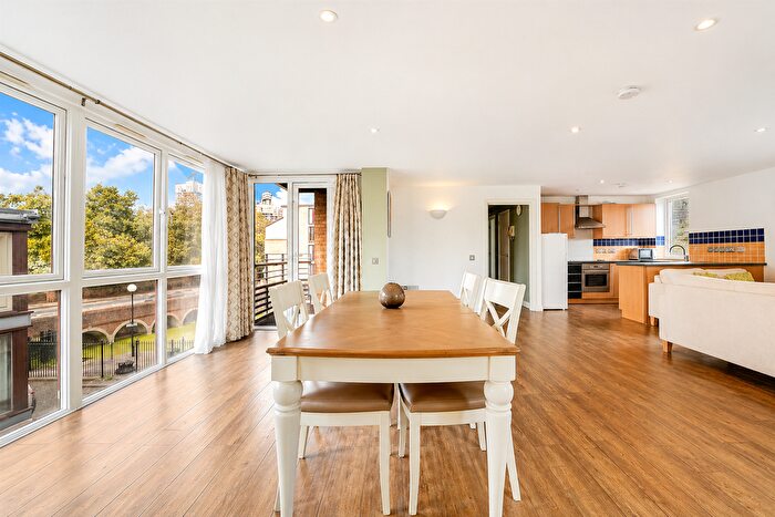 2 Bedroom Flat To Rent In Cold Harbour, London, E14