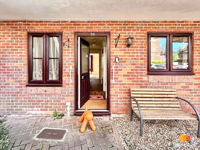 2 Bedroom Flat For Sale In Town Bridge Court, Chesham, HP5