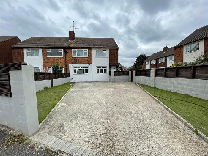 2 Bedroom Flat To Rent In Larch Crescent, Hayes, UB4