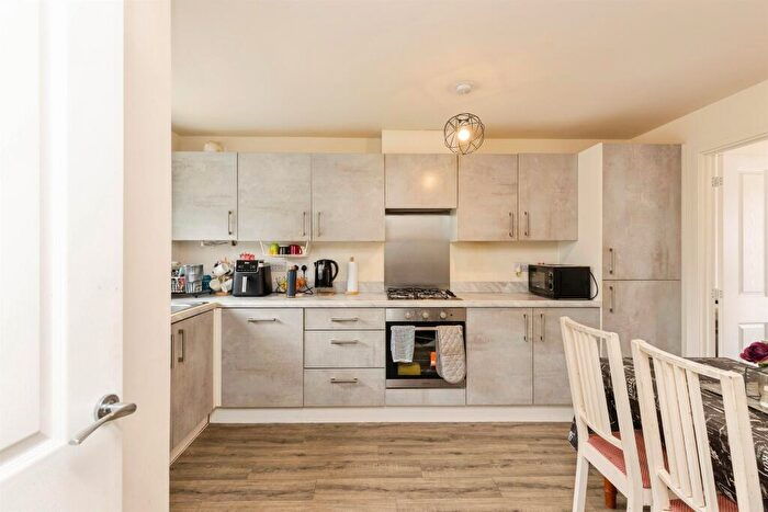 3 Bedroom Semi-Detached House For Sale In Magnolia Road, Seacroft, Leeds, LS14
