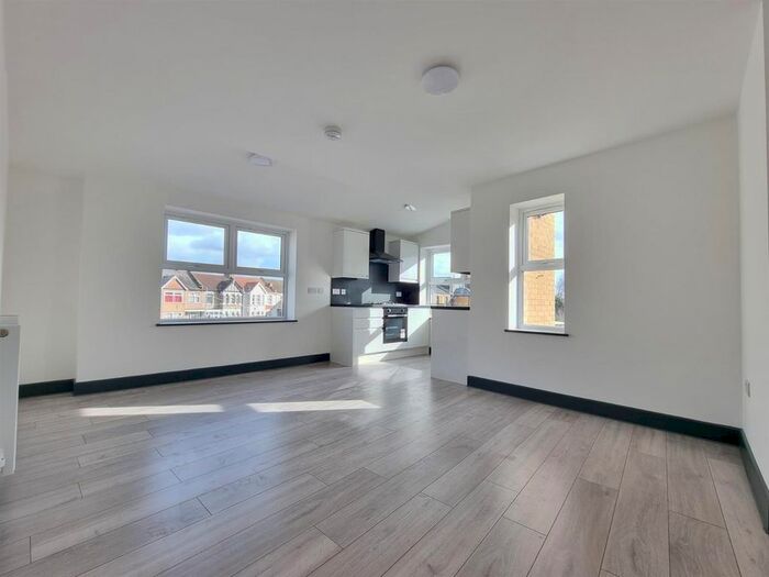 1 Bedroom Flat To Rent In Green Lane, Ilford, IG3