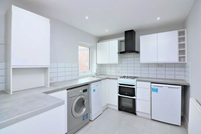 1 Bedroom Flat To Rent In Sycamore Close, London, E16