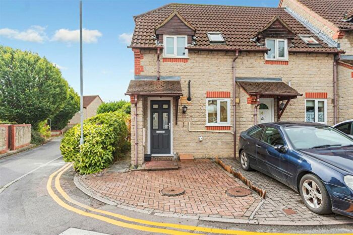 1 Bedroom End Of Terrace House For Sale In Birkdale, Warmley, Bristol, BS30