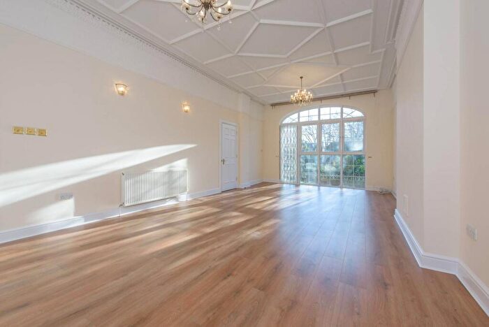 3 Bedroom Flat To Rent In South Hampstead, South Hampstead, London, NW6