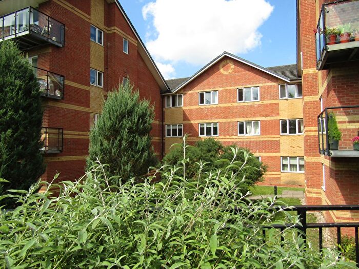 2 Bedroom Flat To Rent In Temple Place, Reading, RG1