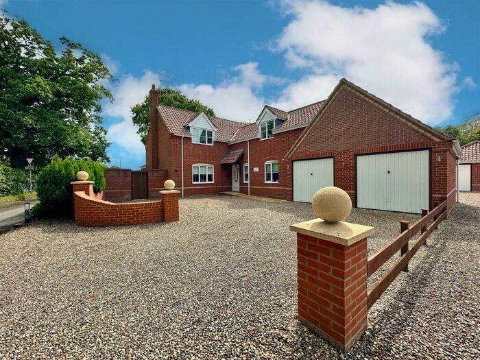 5 Bedroom Detached House For Sale In Back Lane, Rollesby, NR29