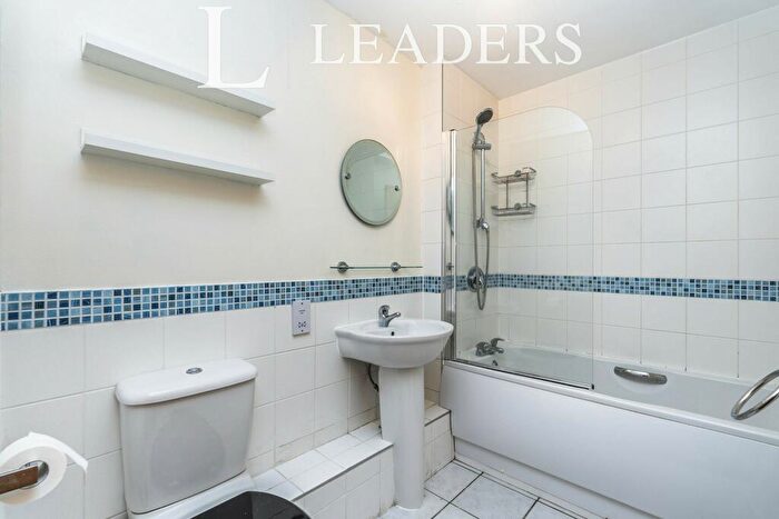 2 Bedroom Apartment To Rent In Sirocco, Ocean Village, SO14
