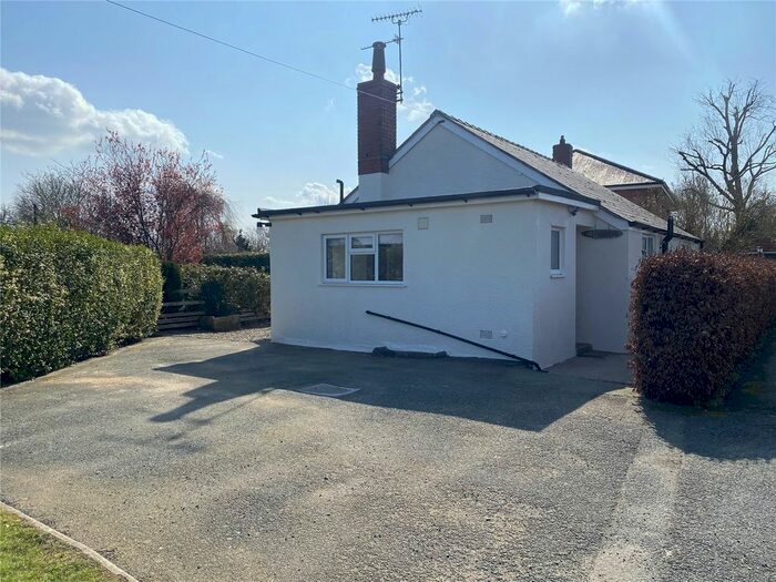 2 Bedroom Bungalow To Rent In City Lane, Four Crosses, Llanymynech, Powys, SY22