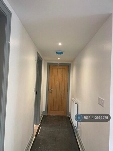 2 Bedroom Flat To Rent In Clay Hill, Beenham, Reading, RG7