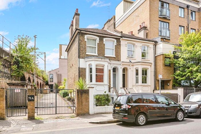 3 Bedroom End Of Terrace House For Sale In Fairfield Road, London, E3