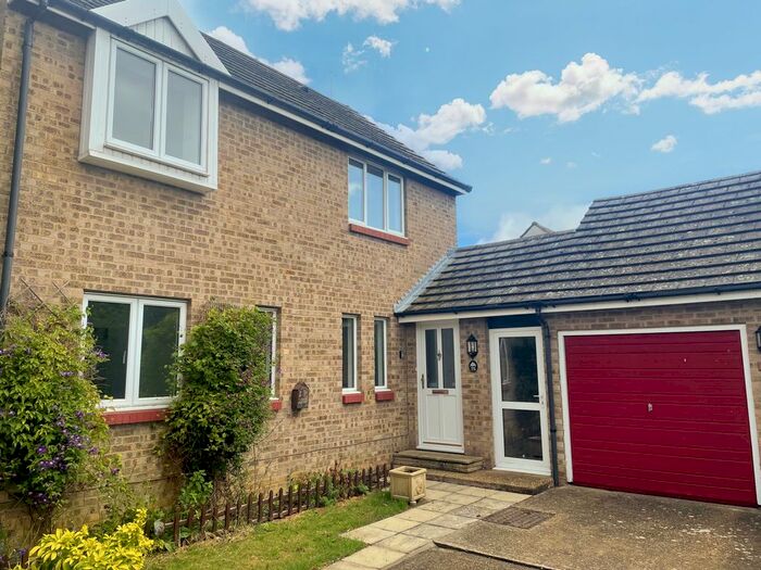 3 Bedroom Semi-Detached House To Rent In Appletrees, Bar Hill, Cambridge, CB23