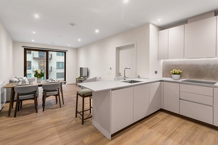 2 Bedroom Flat To Rent In Greenford, UB6