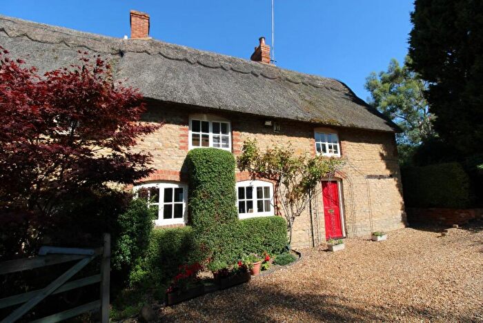 2 Bedroom Cottage For Sale In Common Street, Ravenstone, MK46
