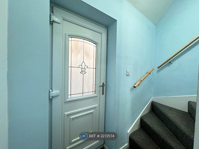 1 Bedroom Flat To Rent In Loughborough Road, West Bridgford, Nottingham, NG2