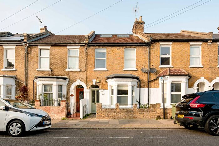 4 Bedroom Terraced House To Rent In Northway Road, London, SE5