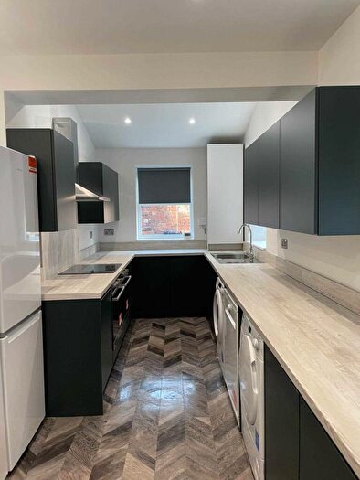 6 Bedroom Terraced House To Rent In Landcross Road, Fallowfield, M14