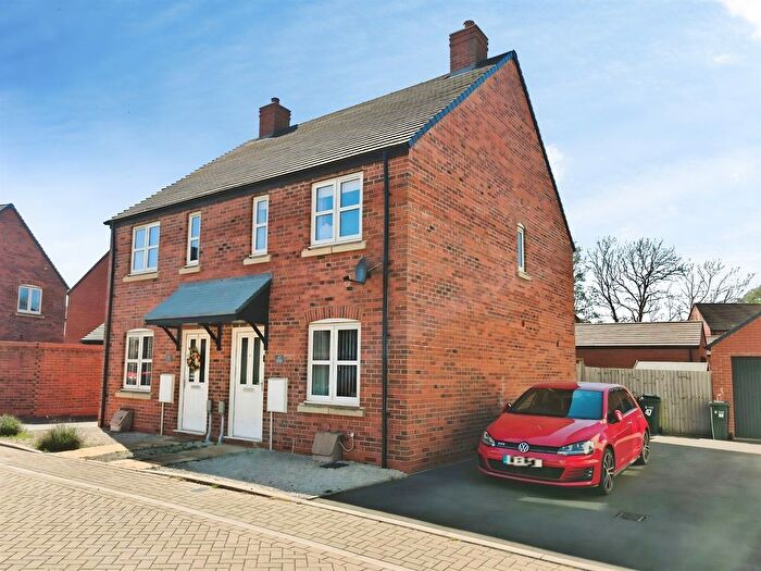 2 Bedroom Semi-Detached House For Sale In Bismore Road, Banbury, OX16