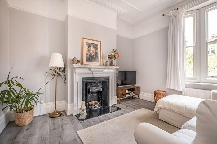 1 Bedroom Flat To Rent In Church Road, London, SW13