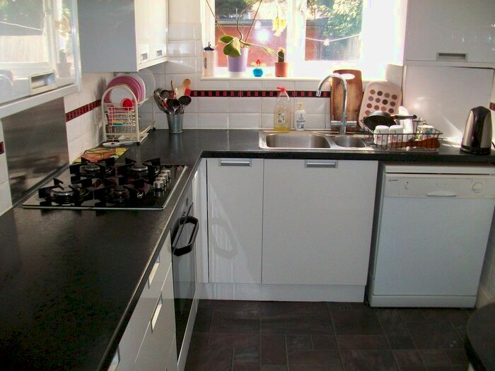 3 Bedroom Semi-Detached House To Rent In Hounslow Gardens, Hounslow TW3