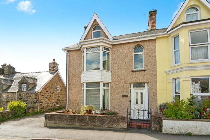 houses-for-sale-in-criccieth-gwynedd